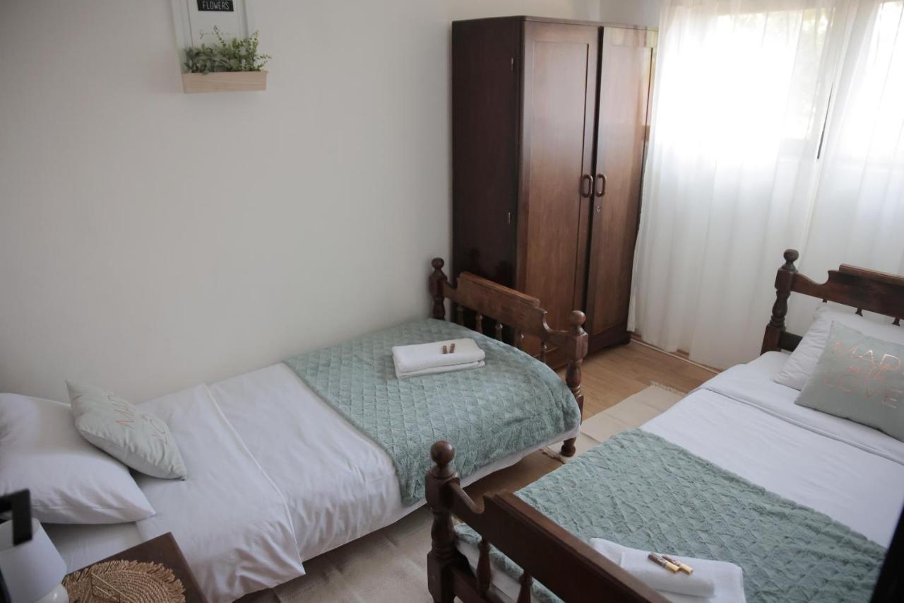 Apartment Amigo Sirova Katalena Ngoại thất bức ảnh